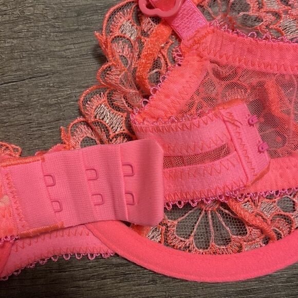 Victoria’s Secret VS For Love and Lemons Daisy Bra Hot Neon Pink ~ size S Small - Picture 7 of 12